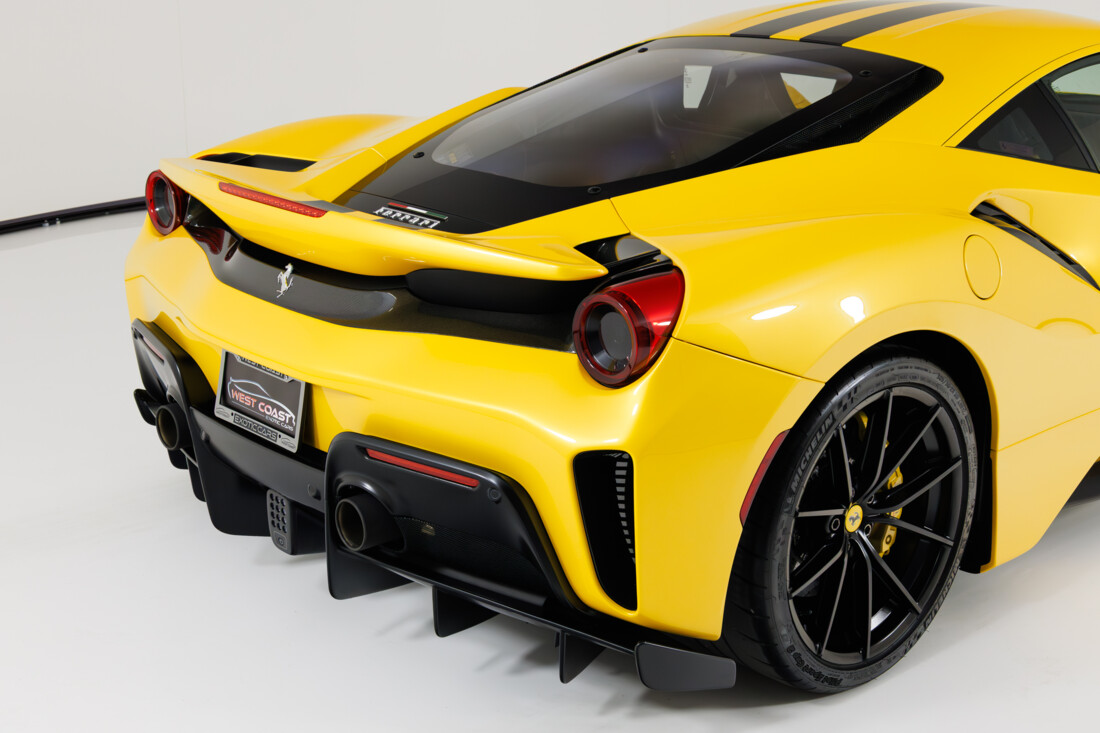 『入手困難』Ferrari 488 PISTA カタログ 5枚入り Ferrari 488 Pista – Amalgam Collection